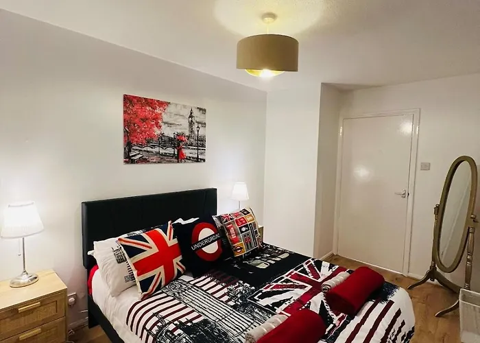 Thematic London Apartment In Holloway